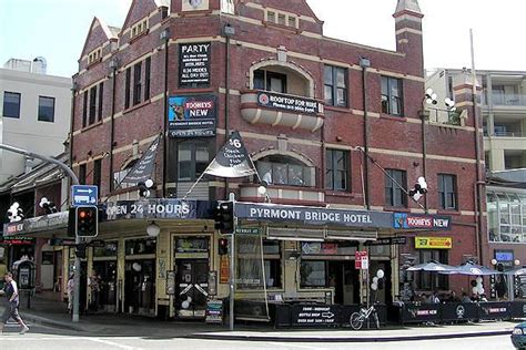Pyrmont Bridge Hotel .